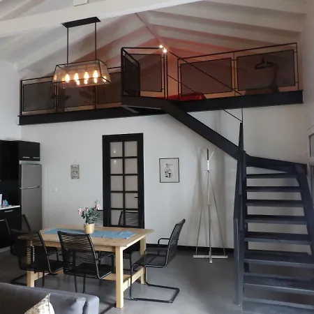 Apothiki House Case de vacanță